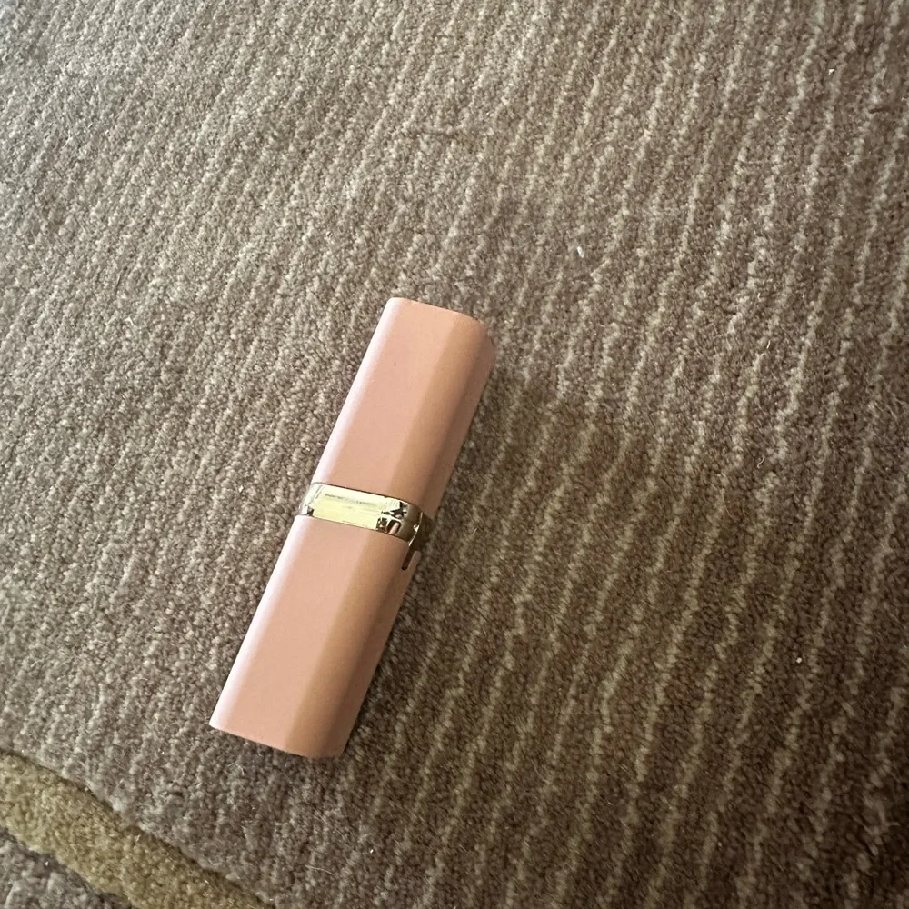 L'Oreal Colour Riche Original Satin Lipstick 601 worth it
